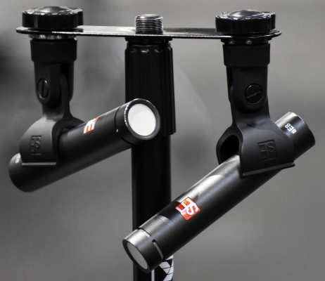 sE Electronics - Matched Pair of SE8 Condenser Mics w/ Mounting Bar, Mic Clips 2